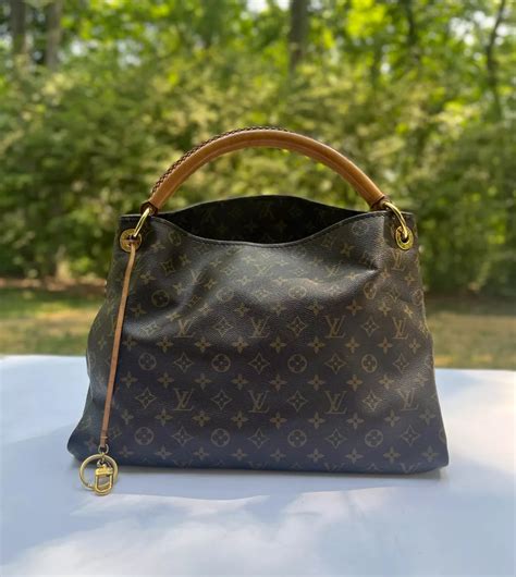 louis vuitton mm montaigne|louis vuitton artsy mm empreinte.